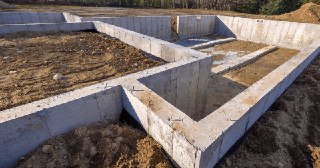 Ленточный фундамент Каменка цена от 2700 руб.